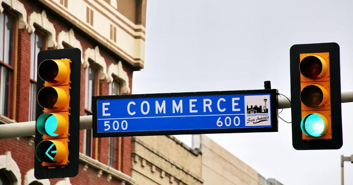 E-Commerce as a Career: Opportunities and Pathways for Students after Graduation 1 ecommerce as a career opportunity